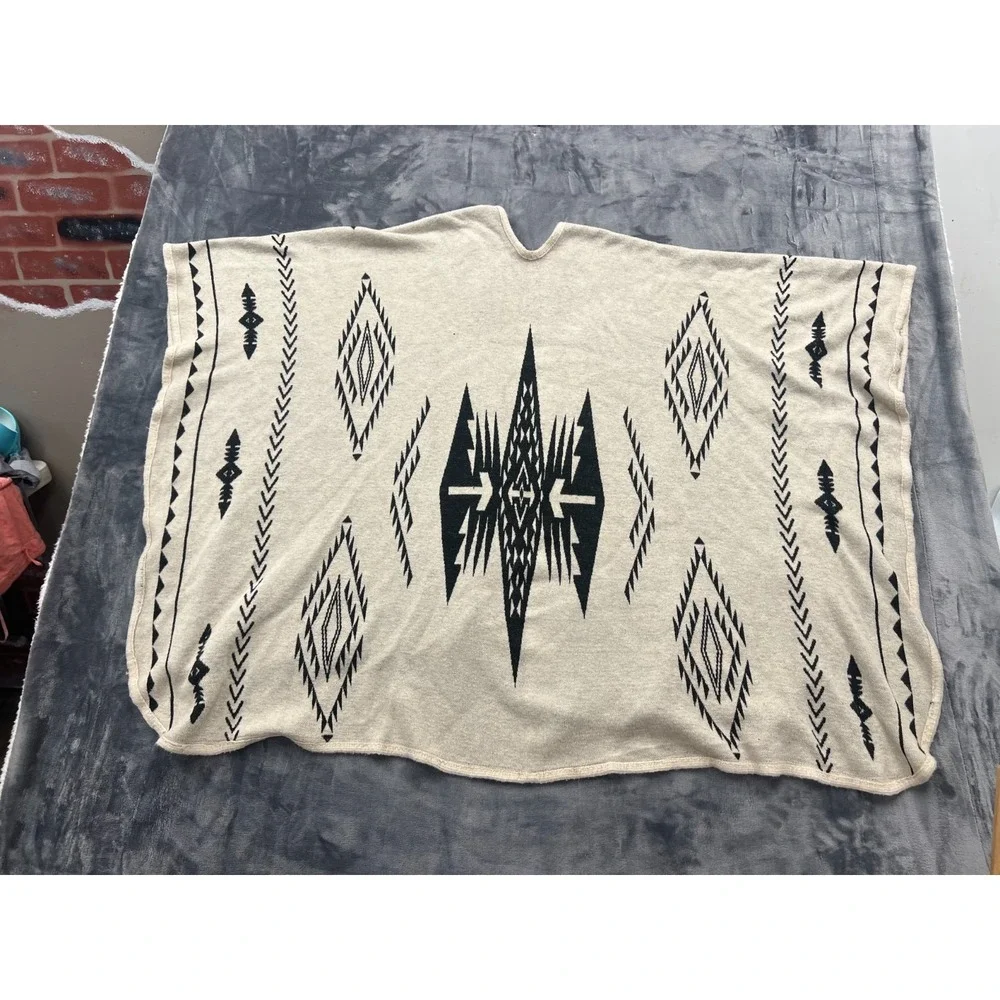 Women Wrap Poncho Beige Black Acrylic Knit Aztec Bohemian Tribal Boho Open Front